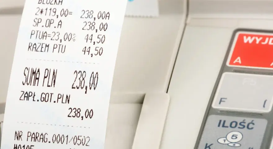 Na paragonie fiskalnym numer kasy fiskalnej to #0105. Widoczny jest też numer paragonu 0001/0502.