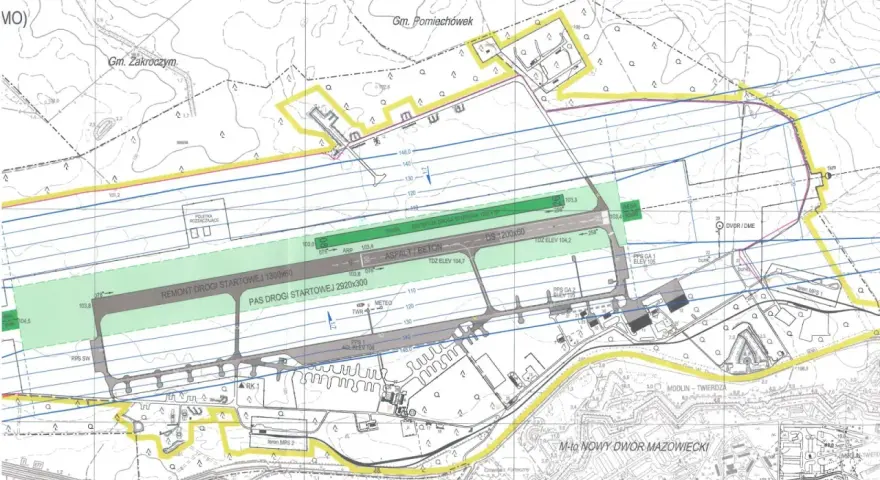 Mapa lotniska Warszawa Zachodnia Modlin z drogami startowymi, pasami drogowymi i infrastrukturą.
